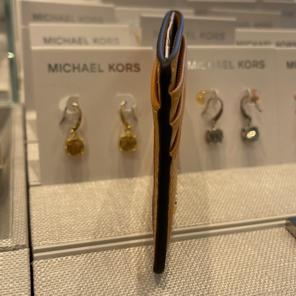 MICHAEL KORS
Large Pebbled Leather Card Holder Case
Cider
NWT - Picture 4 of 16